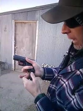 how a slide lock works