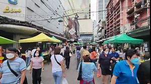 Exploring Patpong Street Food & Morning Market | Silom Bangkok Food Adventure