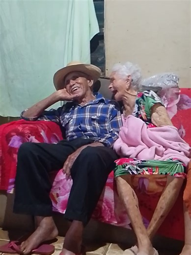 Dançando na Chuva com a Vovó Valdeci