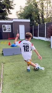 630K views · 168K reactions | What … a drill!?  #soccer #football #futbol #fussball #fútbol #footballer #soccerplayer #footballtraining #soccerlife #footballtime #soccerworld | V7skills | Facebook