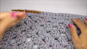 Bom Domingo à Todas as Crocheteiras lindas 🙋‍♀️😍😁 Que tal um lindo Tapete de Banheiro - Simples. Rapidinho pra fazer e fica lindo.🤩 MAIS DICAS NO CURSO: http://bit.ly/APRENDA-CROCHE-PAP-2018 | Crochê Passo a Passo Online