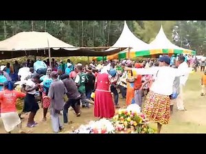 luhya dance in funeral(tumshike shetani Na tumyuyeyuye song).