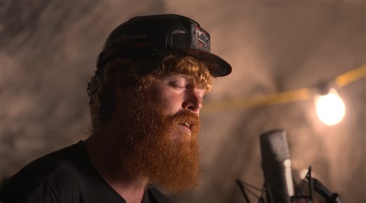 WATCH: Oliver Anthony Covers “Ol’ Red” From West Virginia Coal Mine | Whiskey Riff