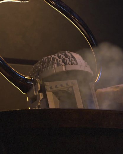 Forge your own brick-built destiny with The Mandalorian Helmet, a new addition to the LEGO Star Wars helmets collection. https://bit.ly/33yyFjs | LEGO