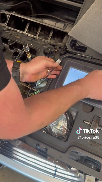 Test de compressions moteur sur cette Mini ..#compression #sante #moteur #tuto #mecanique #garage #ra38 #labise