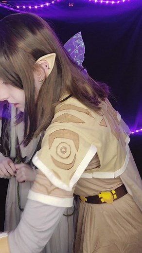 Celebrating 40 Years of The Dark Crystal with Jen and Kira Cosplay