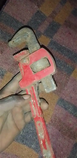pipe wrench