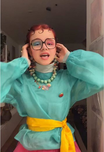 Creative Outfit Ideas for a Messy Look