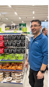 🎶 Gjør helga komplett – med Biltema! 🛒✨ Hos oss finner du alt fra godterier og snacks til verktøy, vaskeutstyr, interiør, lyslenker og kjøkkenstasj – vi har ALT! 👨‍🔧🍫🚗 Og har du ikke funnet noe til farsdagen ennå? Vi lover – om han trenger det eller ikke vet at han trenger det, du finner det her! Og det beste av alt? Pappa får alt han ønsker seg uten at du må rane sparegrisen. 🎉 Biltema – Alt for en perfekt helg. Hvorfor betale mer? | Biltema Norge