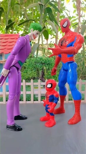 Spiderman,Hulk, and Captain America protect their children #spiderman #actionfigures #marvel