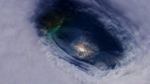 Watch Invasion Season 1 Episode 1 - Pilot