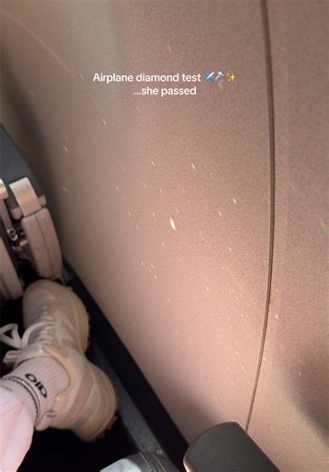 she loves the sun 💍 #engaged #diamond #engagement #diamondring #weddingtok