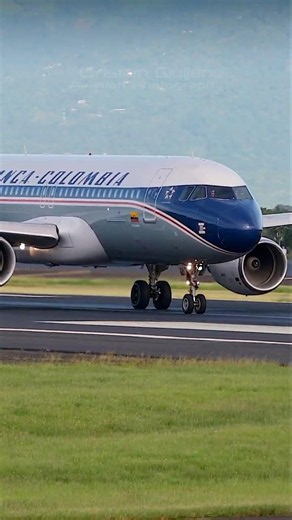 Retro de Avianca despegando para Bogotá 🇨🇴 #aviation #travel #airbus