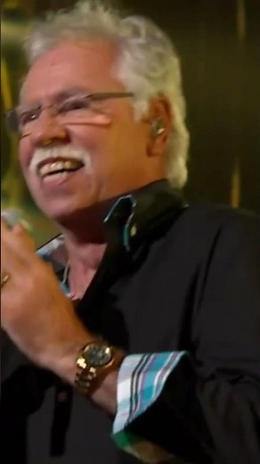 The Oak Ridge Boys Sing Kenny Rogers' "Love or Something Like It" ❤️ #shorts #countrymusic #music