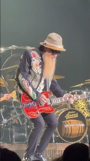 Billy F Gibbons guitar solo (Live in Paris, 2024) #zztop #billygibbons #blues #guitarsolo #rock