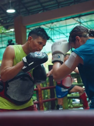 USA Customers, shop FairtexStore.com – Fairtex's USA Authorized Distributor with the largest selection of Fairtex products, shipping fast from our US warehouse. *Link in the bio* #Repost A focused @shircohen_fairtex on the pads at Fairtex Training Centre