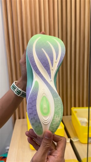 AFVFPRO Global Running on Instagram: "ONEMIX ON THE RISE 💜🔥🥇 . Onemix continues to reach new heights, releasing innovative running shoes, allowing runners to achieve their targets. Unboxing this latest model, to be released soon!🚀 . #AFVFPRO #onemix #movetocool #onemixrunners #onemixwhynot #onemixrunningshoes #moveforjoy #runnerscommunity #runningcommunity #corridaderua #asmrsounds #marathon #viciadosemcorridaderua #onemixrunning #atletaamador #runningfervor #justrunlah #runningconnect #adel