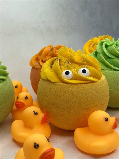 Cupcake Bath Bomb: Fizzy Fun for Birthday Parties, Bubble Bar Foam - Etsy