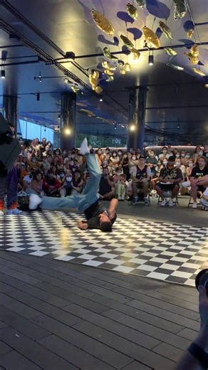 Knock off work and shake off your stress at Darling Dance Sessions 🕺 Watch dance battles, groove along to live DJs and learn a move or two - all for FREE! Check out the program: bit.ly/Darling-Dance-Sessions #darlingharbour #danceclass #dancebattle | Darling Harbour, Sydney