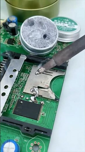 The soldering iron tip does not oxidize the tin, and the repair paste easily repairs the brightness