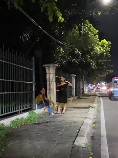 Suasana Malam di Jl Raya Bogor Jakarta Timur