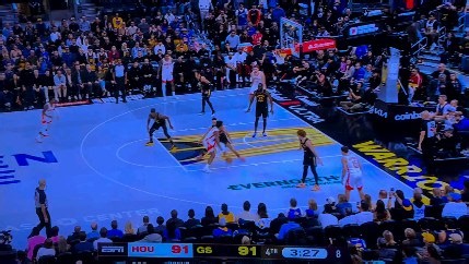 🏀🏆 GALERIA NBA 🏆🏀 on Instagram: "Jugada sumamente peligrosa en la que #StephenCurry casimente sale lesionado."