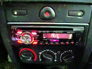 Montage pioneer et commande au volant