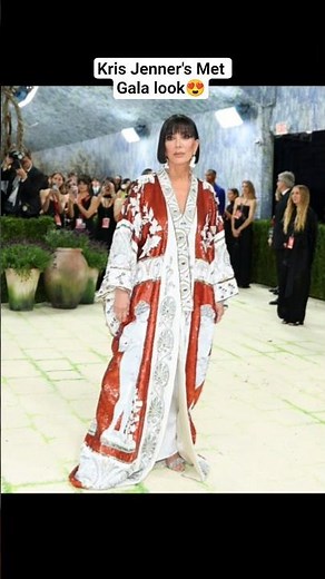 Kris Jenner's Met Gala look😍