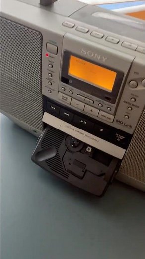Vertical Loading boombox 💿 #cds #boombox