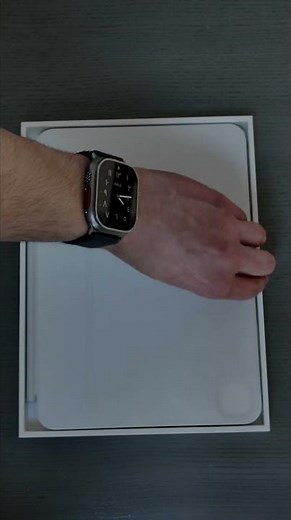 Apple iPad Pro Magic Keyboard Unboxing