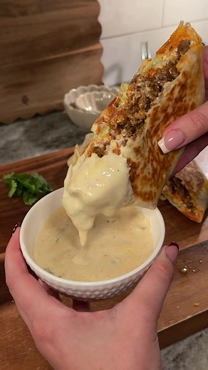 ❤️‍🔥Crunchwrap Supremes❤️‍🔥 Cheese sauce: 1 can evaporated milk 1 can green chilis 8 oz white American 8 oz pepper jack S&P Paprika Milk if needed Beef: 1 lb ground beef Taco seasoning Hot sauce 2-3 Tbsp sour cream @Cholula Hot Sauce @McCormick Spices @tacobell @Daisy Brand #crunchwrapsupreme #tacobell #easydinnerideas #comfortfood #viralrecipe