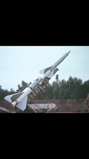 East-German Army in action/exercise #EastGerman #EastGermany #GermanArmy #EastGermanArmy #GermanMilitary #WarsawPact #Volksarmee #Volksmarine #coldwar