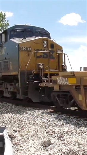 DPU on CSX I135-08 Intermodal Double Stack Train from Creston, Ohio 6/9/2024 #shorts #csx #train #ns