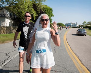 Woman Runs 10-Miler on Wedding Day - In Her Wedding Dress