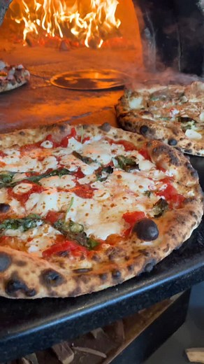 PIZZA SUNDAYYYY 🚨🍕🔥🤩🏆🙌🏻 . . . . #Chef #food #pizzagram #foodie #cheflife #instafood #cooking #restaurant #pizzanapoletana #foodphotography #yummy #foodlover #delicious #foodblogger #juangpizza #gourmet #dinner #gastronomia #instagood #foodgasm #dailypizza #foodstagram #foodies #tasty #kitchen #woodfirepizza #eat #lunch #chefsofinstagram #bhfyp | Juan G Pizza