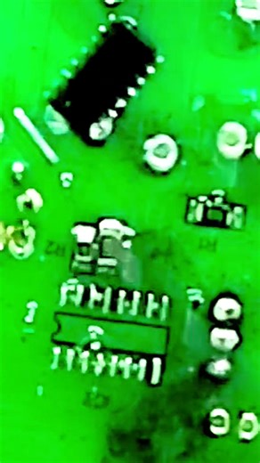 Removing a Damaged IC Using Heat Tool 🔥🔧 #ICRemoval #ElectronicsRepair #FixingIC #RepairWork #TechRepair #Soldering | Tenn Pare