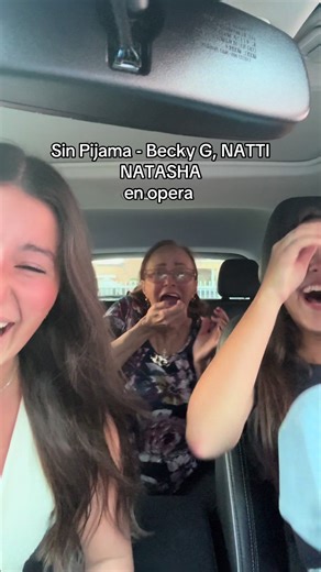 ayyy mi madre casi se queda sin dientes la abuela 🤣 @Ernestina Tapanes @jass.m @Katt #fyp #funny #opera #beckyg #nattinatasha