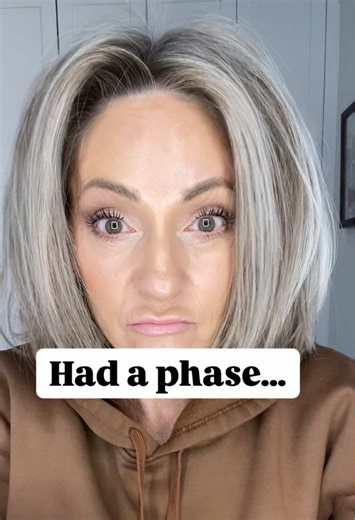 Side parts are back and I'm not mad about it! Who's excited? ➡️Team Side or Center 🫶🏻Send to your friend who never stopped #SidePart #HairTrends #Over50Style #MidlifeStyle #VolumeHair