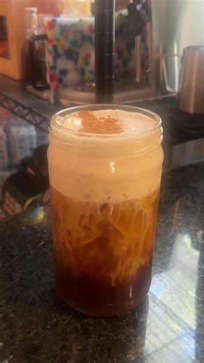 Apple crisp cold foam cold brew 🤎🍎 #coldbrew #apple #applecrisp #coldfoam #fyp