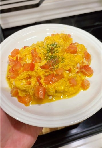 町中華のトマトとオイスターソースのとろとろ卵レシピ