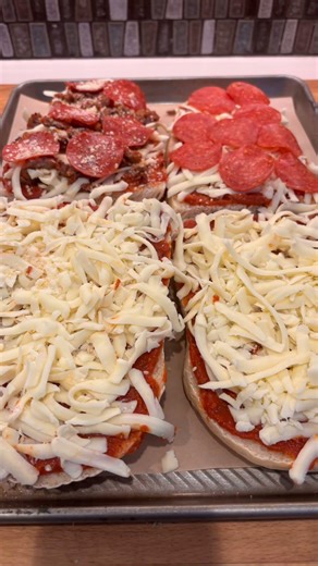 Homemade French Bread Pizza #frenchbread #pizza #youtubeshorts #homemade #dinner