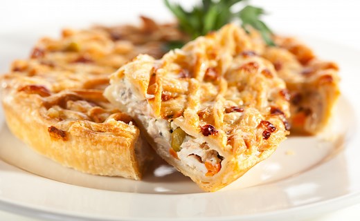 44 receitas com frango desfiado para refeições cheias de sabor