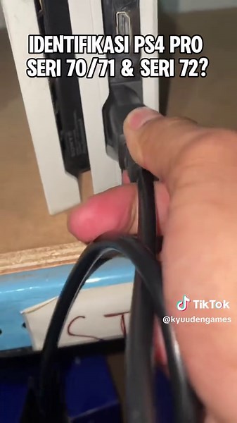 Beda Kabel PS4 Pro: Seri 70/71 vs Seri 72