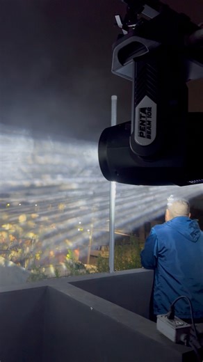 Nuestra Beam 10R Penta con gran cobertura con sus efectos prismas además de su gran desempeño y potencia en su haz de luz con un precio especial $18,000 par con case donde más que en AP Iluminación #apiluminacion #beam #show #mexico | AP Iluminacion