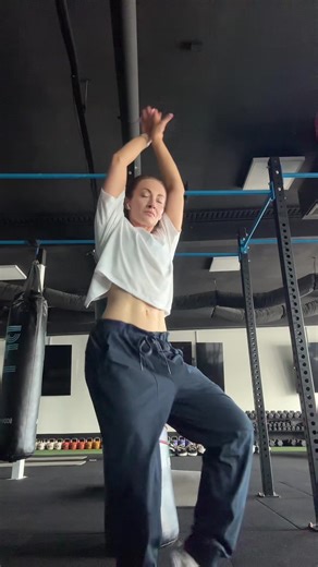Tyla body roll warm up…and that beat. #tyladance #tyladancechallenge #dancechallenge #bodyroll