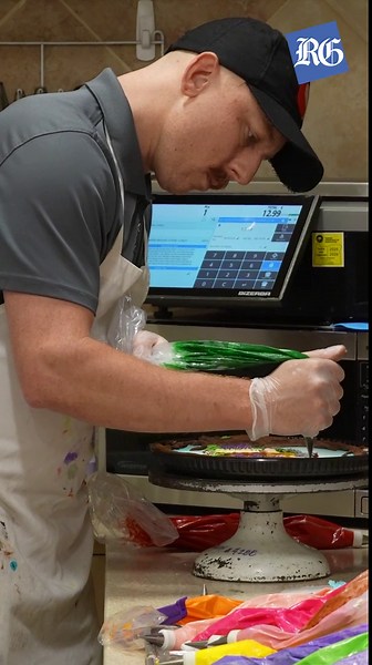 See how artist Maxwell Schultz brings Safeway's cookie cakes to life