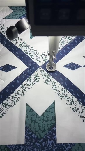 #longarmquilting #apqsmillie #longarmquiltingbusiness #longarmquilter #longarmquiltingservices #apqsmillennium #apqsquilting #glidethread #computerizedquilting | The Redhead Longarmer