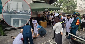 Cháy nhà hàng Titan trên phố Hai Bà Trưng: Hàng loạt người sơ tán trên sân thượng, có nạn nhân ngạt khói