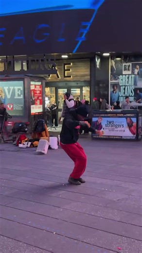 Street dancing in New York (warming up)
