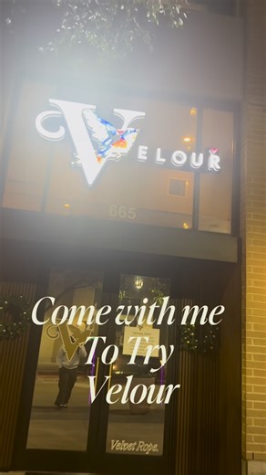 Ashton Preston | Content Creator on Instagram: "Where elevated vibes meet unforgettable flavor ✨🍸 Just checked out Velour and EVERYTHING was on point from the attentive staff to meeting the owners and hearing the story behind the space. The cocktails? Elite. The cornbread? 20/10 non-negotiable. The Butterfly Cajun Snapper? Flavor + presentation = 🔥 Private dining available, happy hour Tuesday–Sunday, and vibes that make you want to stay all night. Dallas, add this to your must-try list ASAP. �